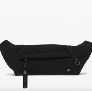 Lululemon On The Beat Sherpa Belt Bag